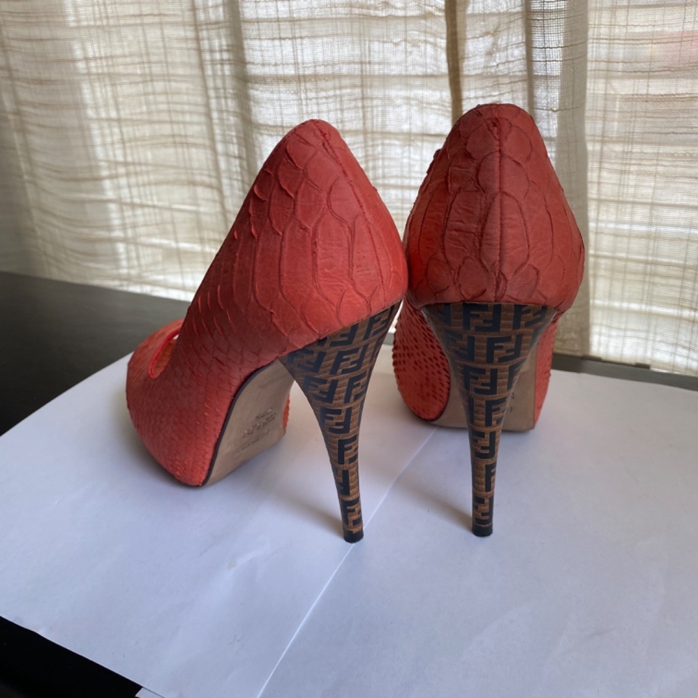 Fendi coral salmon orange leather open-toe pumps 37.5 monogram heels ITALY mules